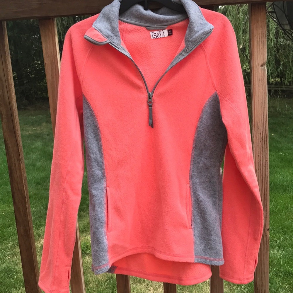 Super comfortable fleece 1/4 zip light sweatshirt!